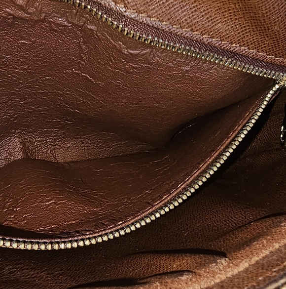 Louis Vuitton Marly Dragonne clutch / Wristlet